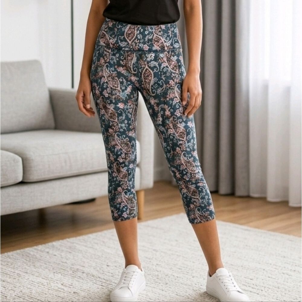LuLaRoe Jade Capri Leggings XS Blue Floral Paisley Yoga Workout Boho Pilates
